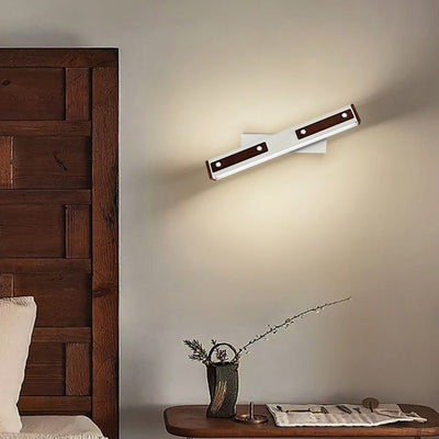 Moderne minimalistische rechteckige Aluminium-Eisen-Rahmen-PP-Schirm-LED-Wandleuchte für das Wohnzimmer 