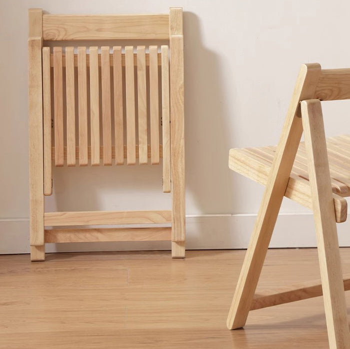 Moderner klappbarer rechteckiger Esszimmerstuhl im nordischen Stil aus Rubberwood mit Latten-Rückenlehne für das Esszimmer 