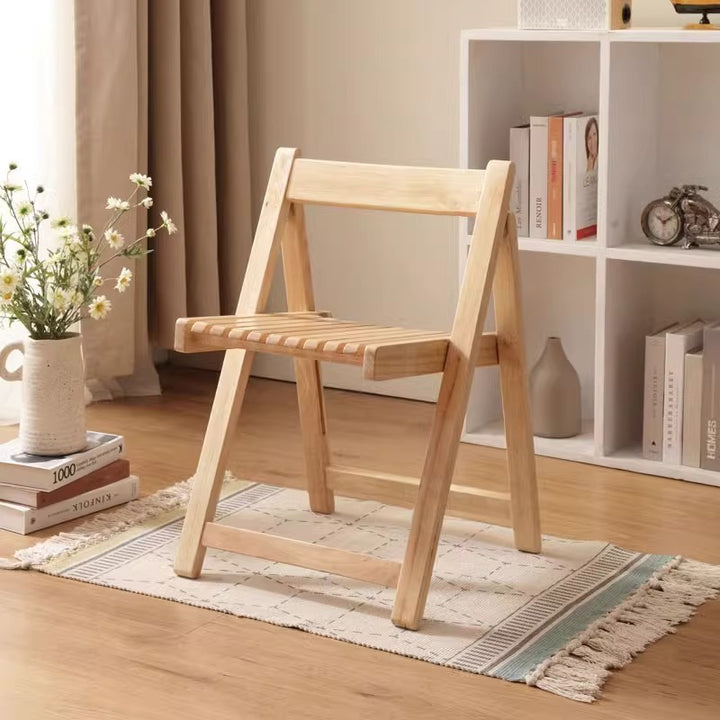 Moderner klappbarer rechteckiger Esszimmerstuhl im nordischen Stil aus Rubberwood mit Latten-Rückenlehne für das Esszimmer 