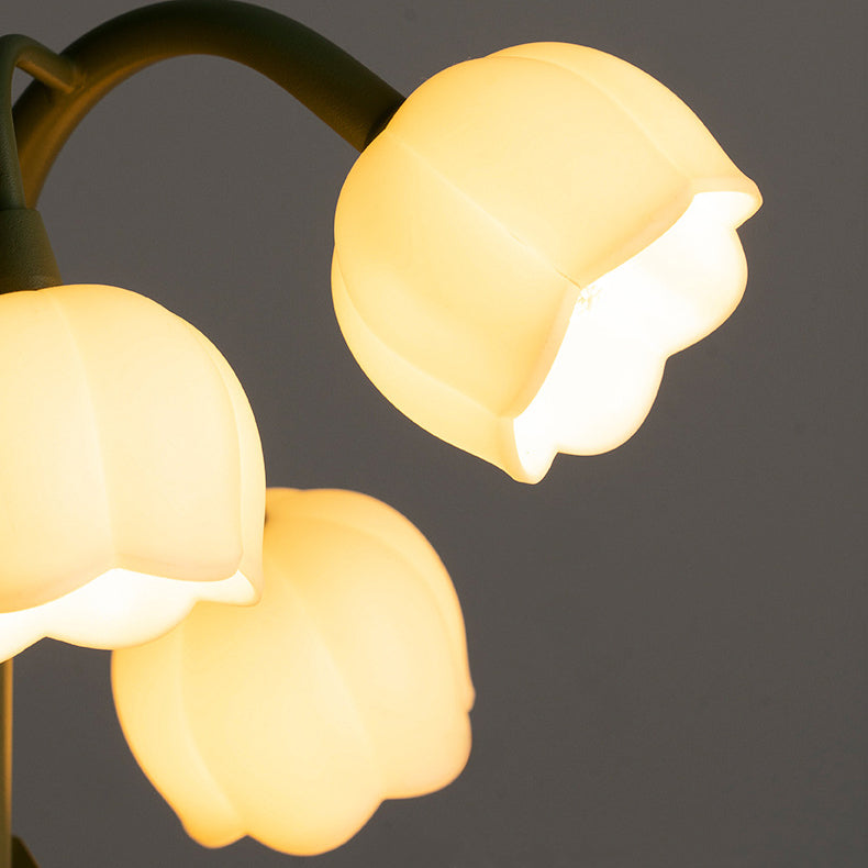 Moderne minimalistische Glocken-Orchidee Eisen PC Schirm 5-Licht Wandleuchte für Wohnzimmer 