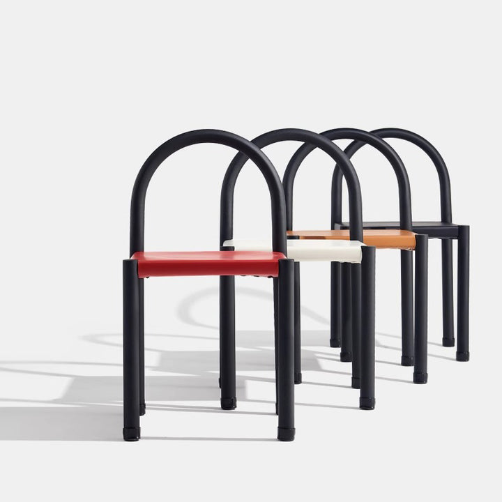 Chaise de salle à manger contemporaine nordique en cuir et acier au carbone, dossier demi-rond, pour salle à manger 