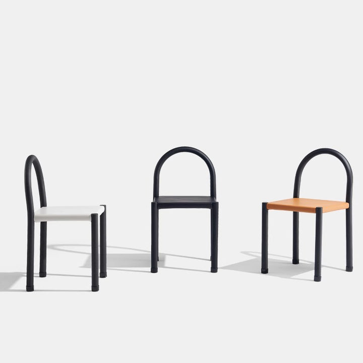 Chaise de salle à manger contemporaine nordique en cuir et acier au carbone, dossier demi-rond, pour salle à manger 