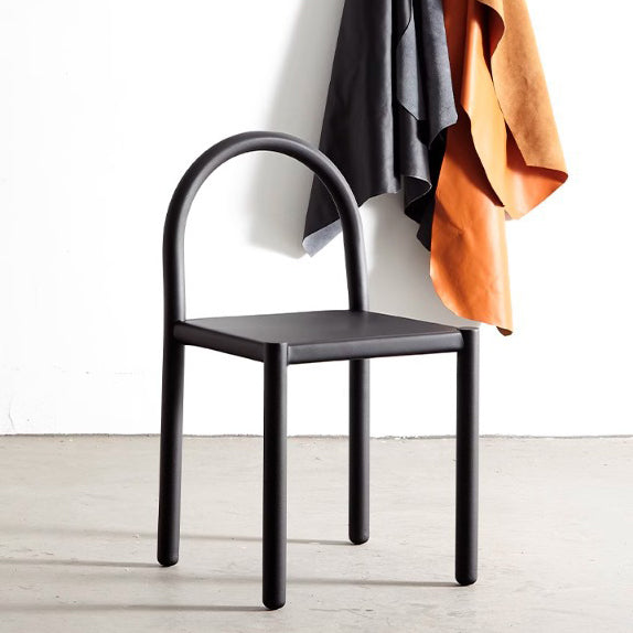 Chaise de salle à manger contemporaine nordique en cuir et acier au carbone, dossier demi-rond, pour salle à manger 