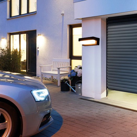 Moderne minimalistische solarbetriebene wasserdichte rechteckige ABS-Acryl-LED-Wandleuchte für den Außenbereich 