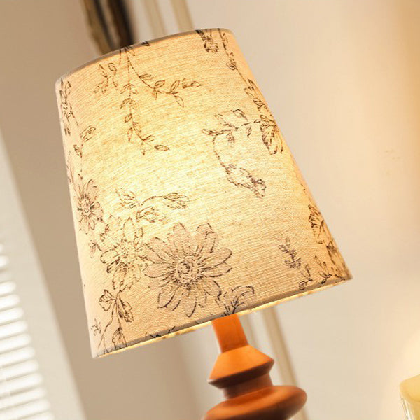 Abat-jour en tissu floral cylindrique traditionnel français Base en bois massif Lampe de table à 1 lumière pour chambre 