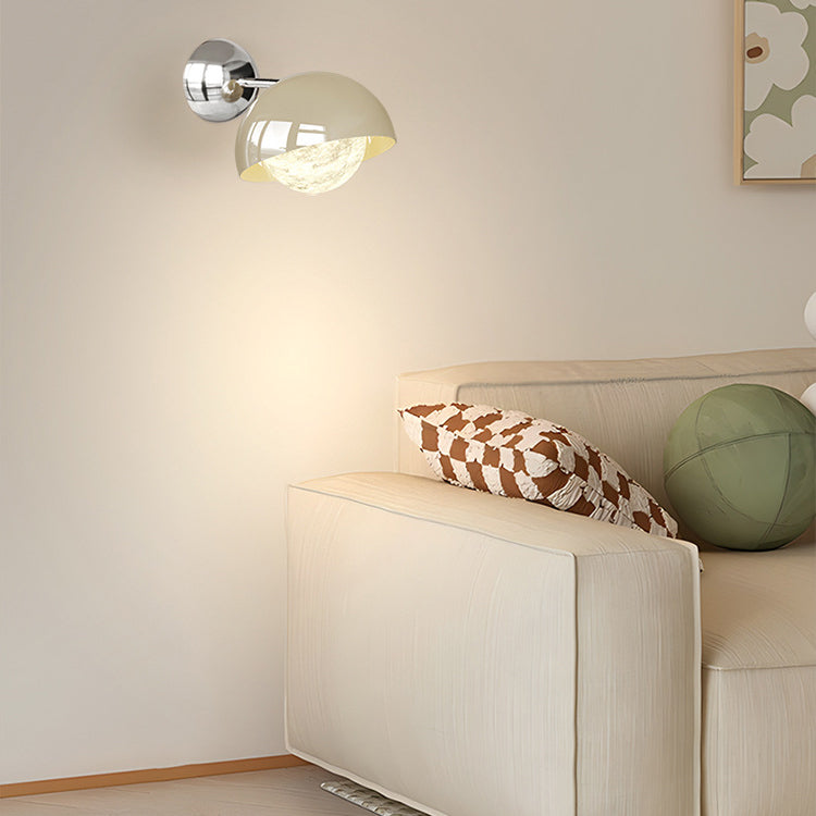Zeitgenössische kreative Kuppel Halbrundkugel Eisen PE Mondschirm LED Wandleuchte für Schlafzimmer 