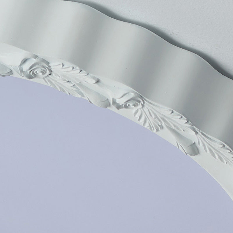 Traditionelle französische runde geschnitzte Blumen Eisenharz Acryl LED Deckenleuchte für Schlafzimmer 
