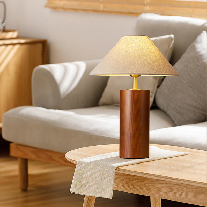 Lampe de table à 1 lumière avec base en bois massif trapézoïdale cylindrique japonaise traditionnelle, cadre en laiton et abat-jour en tissu pour chambre 