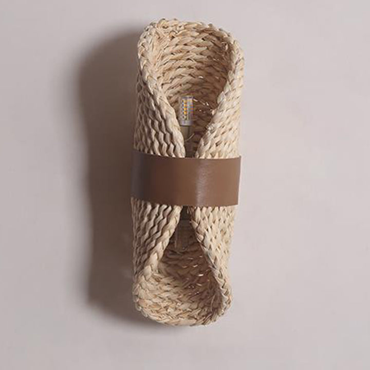 Traditionelle japanische ovale handgefertigte Rattan-Wandleuchte mit 2 Lichtern für das Wohnzimmer 