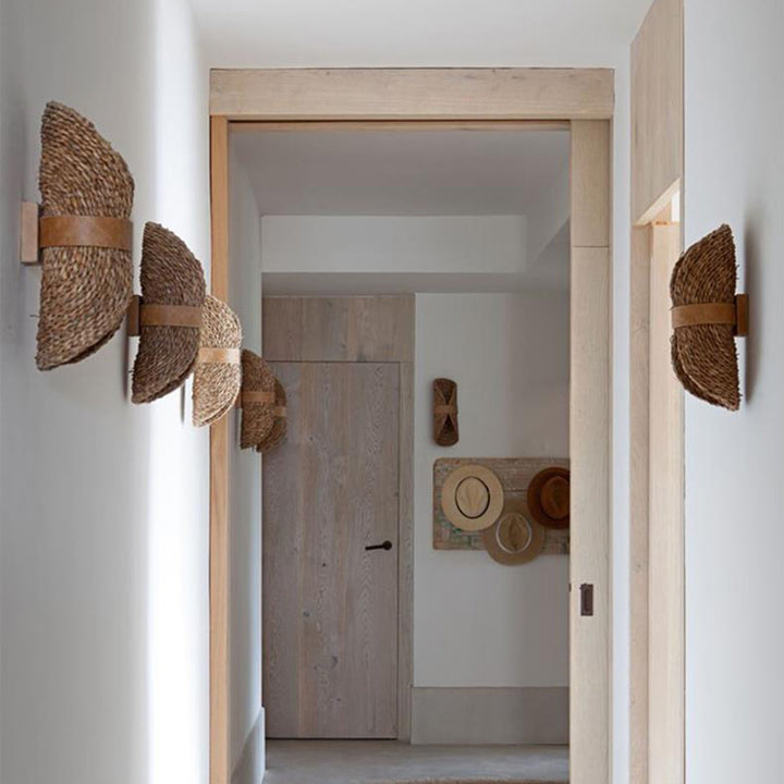 Traditionelle japanische ovale handgefertigte Rattan-Wandleuchte mit 2 Lichtern für das Wohnzimmer 