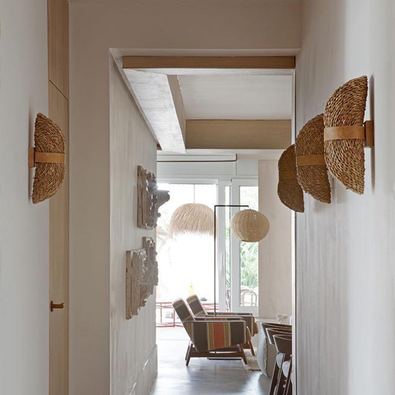 Traditionelle japanische ovale handgefertigte Rattan-Wandleuchte mit 2 Lichtern für das Wohnzimmer 
