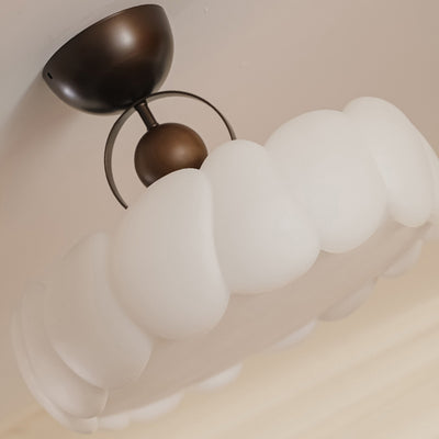 Moderne Mid-Century runde Blütenblattform Eisenrahmen Acrylschirm LED Semi-Flush-Mount-Deckenleuchte für das Wohnzimmer 