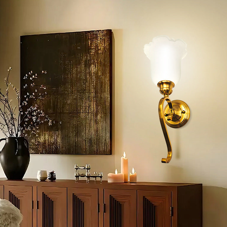 Applique murale en fer avec abat-jour en verre fleuri vintage traditionnel à poteau incurvé 1 lumière pour salon 