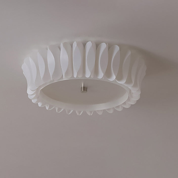مصباح سقف LED بتصميم دائري عصري من الشمال بإطار حديدي وظل PVC لغرفة النوم 