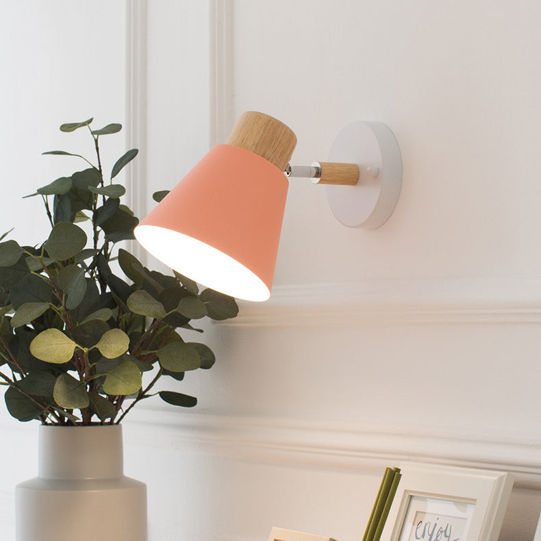 Moderne minimalistische runde Hornform Holz Eisen 1-Licht Wandleuchte für Schlafzimmer 