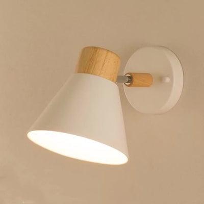 Moderne minimalistische runde Hornform Holz Eisen 1-Licht Wandleuchte für Schlafzimmer 