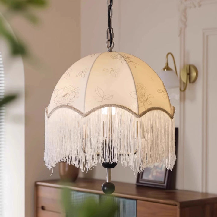 Traditionelle französische Kuppel mit floralem Stoffschirm, Quaste, Holz, Metall 3-Licht Pendelleuchte für Wohnzimmer 