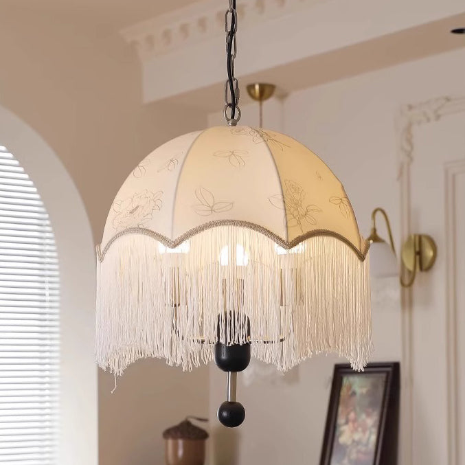 Traditionelle französische Kuppel mit floralem Stoffschirm, Quaste, Holz, Metall 3-Licht Pendelleuchte für Wohnzimmer 
