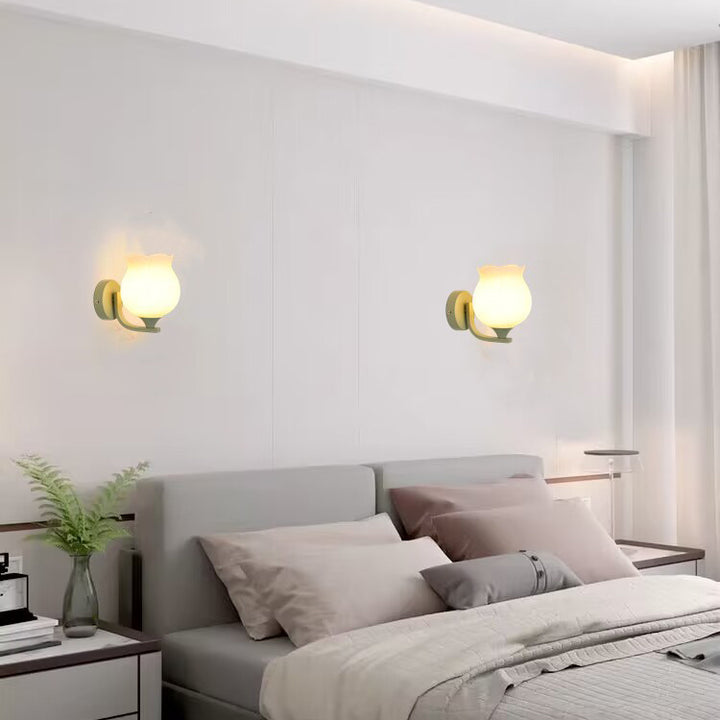 Zeitgenössische kreative Zylinderblume Eisen-Glas-Schirm 1-Licht-Wandleuchte für Wohnzimmer 