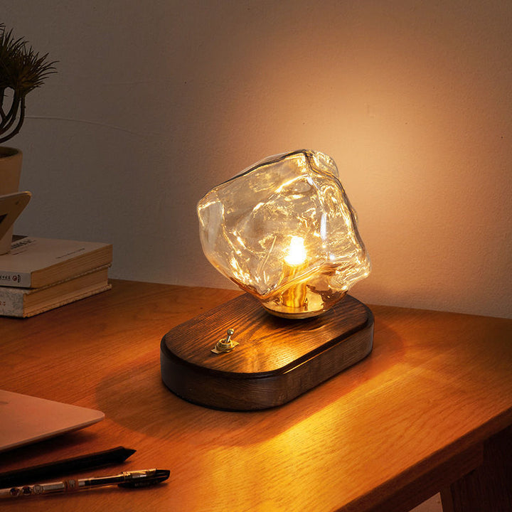 Lámpara de mesa de 1 luz con base ovalada de madera maciza estilo Art Decó moderno y pantalla de vidrio en forma de cubo de hielo para dormitorio 
