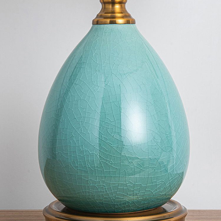 Lampe de table 1 lumière pour chambre à coucher avec abat-jour en verre en dôme demi-rond en dentelle européenne traditionnelle et base en céramique en forme de larme 
