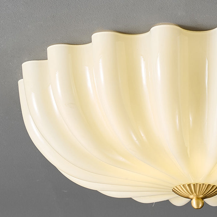 Zeitgenössische nordische Messing-Glas-Blütenblatt-förmige 3/4-Licht-Deckenleuchte für Wohnzimmer oder Schlafzimmer 