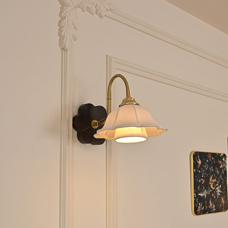 Applique murale traditionnelle française en fer, en forme de pétale de cendre, à 1 lumière pour chambre 