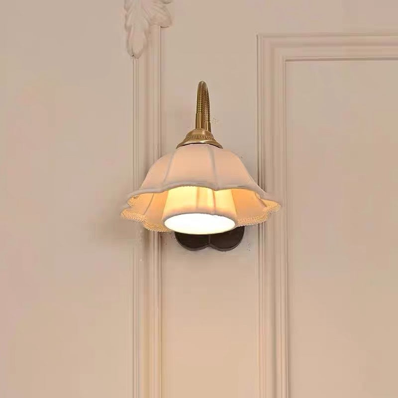 Applique murale traditionnelle française en fer, en forme de pétale de cendre, à 1 lumière pour chambre 
