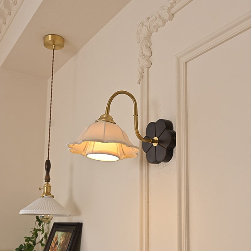Applique murale traditionnelle française en fer, en forme de pétale de cendre, à 1 lumière pour chambre 