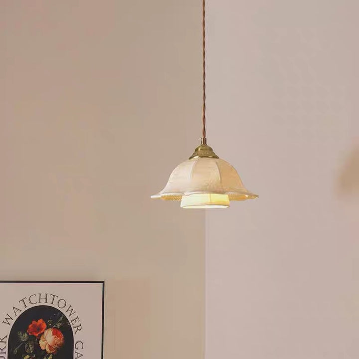 Traditional French Iron Fabric Ash Petal-Shaped 1-Light Pendant Light For Living Room Or Bedroom
