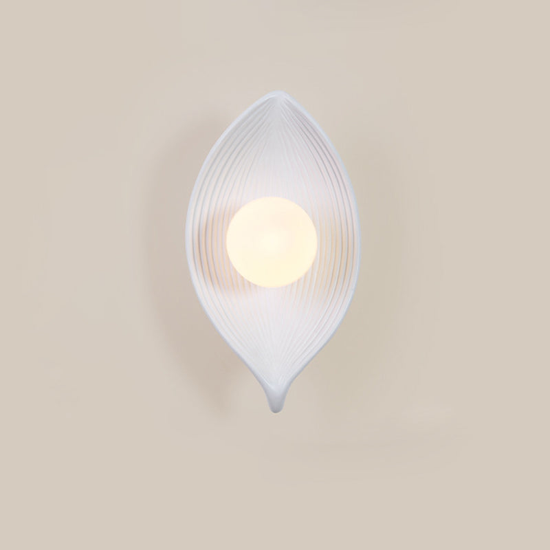 Traditional Japanese Resin Rotomolding Leaf-Shaped 1-Light Wall Sconce Lamp For Bedroom Or Hallway
