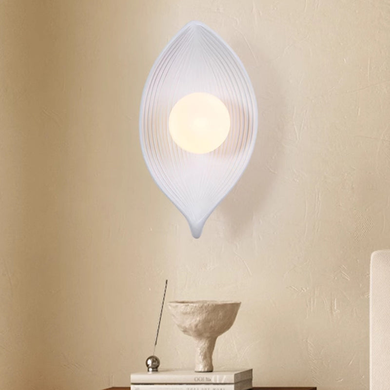 Traditional Japanese Resin Rotomolding Leaf-Shaped 1-Light Wall Sconce Lamp For Bedroom Or Hallway