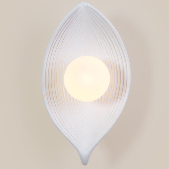 Traditional Japanese Resin Rotomolding Leaf-Shaped 1-Light Wall Sconce Lamp For Bedroom Or Hallway