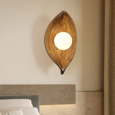 Traditional Japanese Resin Rotomolding Leaf-Shaped 1-Light Wall Sconce Lamp For Bedroom Or Hallway
