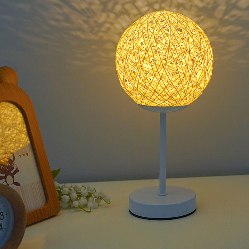 Moderne Art Deco Mond Eisen Rattan LED Tisch Lampe Für Schlafzimmer 