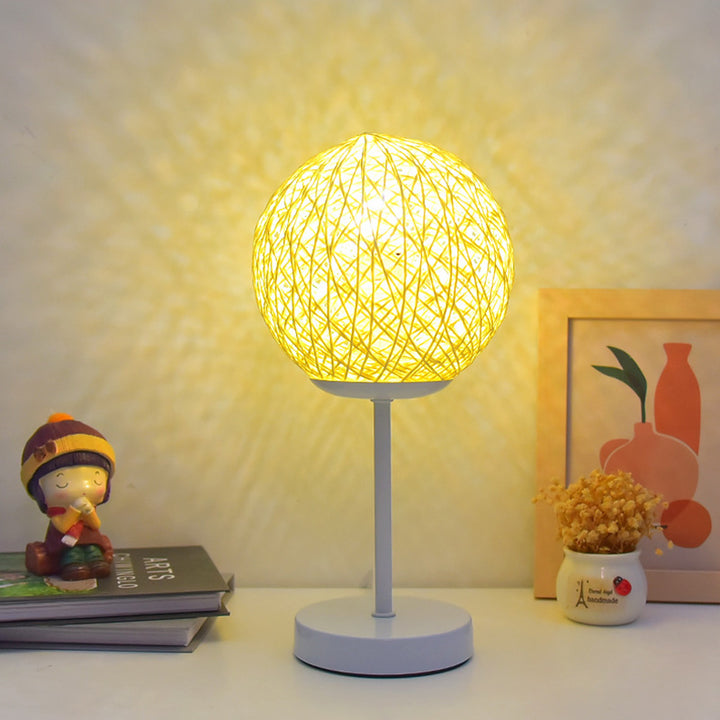 Moderne Art Deco Mond Eisen Rattan LED Tisch Lampe Für Schlafzimmer 