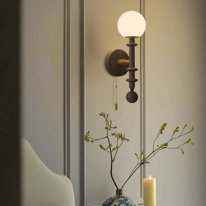 Applique murale traditionnelle française en bois et verre à 1 lumière pour salon 