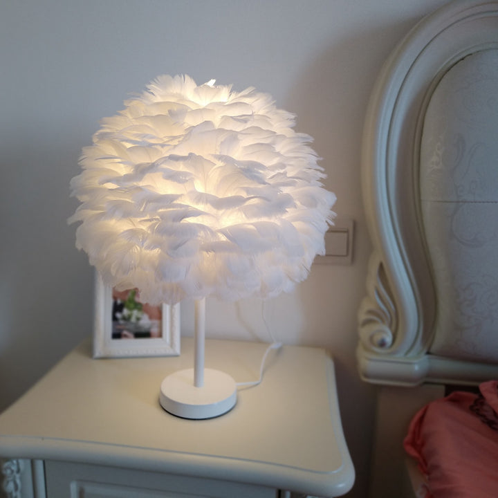Zeitgenössische nordische ovale 1-flammige Tischlampe mit Eisenfeder für Wohnzimmer 