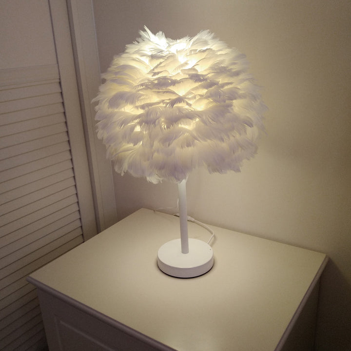 Zeitgenössische nordische ovale 1-flammige Tischlampe mit Eisenfeder für Wohnzimmer 