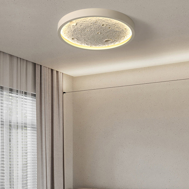 Plafonnier LED rond contemporain en fer et résine pour salon 