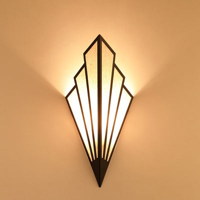 Applique murale LED en fer triangulaire nordique moderne pour salon 