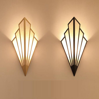 Applique murale LED en fer triangulaire nordique moderne pour salon 