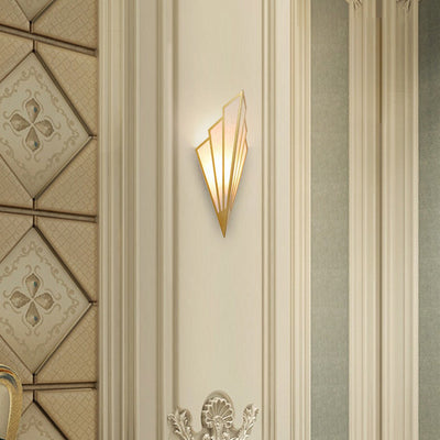 Applique murale LED en fer triangulaire nordique moderne pour salon 