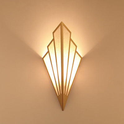 Applique murale LED en fer triangulaire nordique moderne pour salon 
