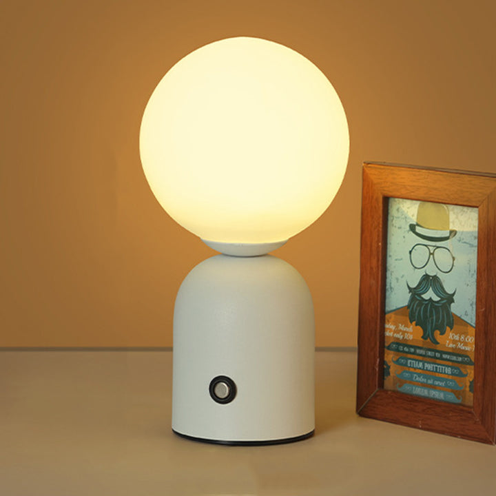 Lampe de table LED en acrylique et fer globe scandinave contemporain pour salon 