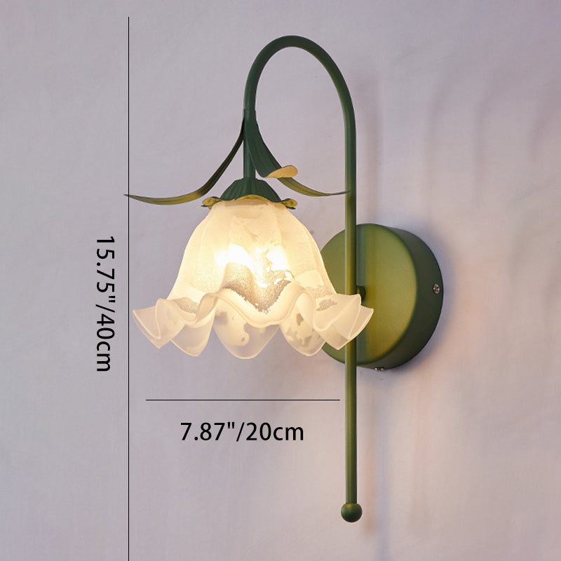 Zeitgenössische Retro-Blumen-Eisen-Glas-Wandleuchte mit 1 Licht für das Wohnzimmer 
