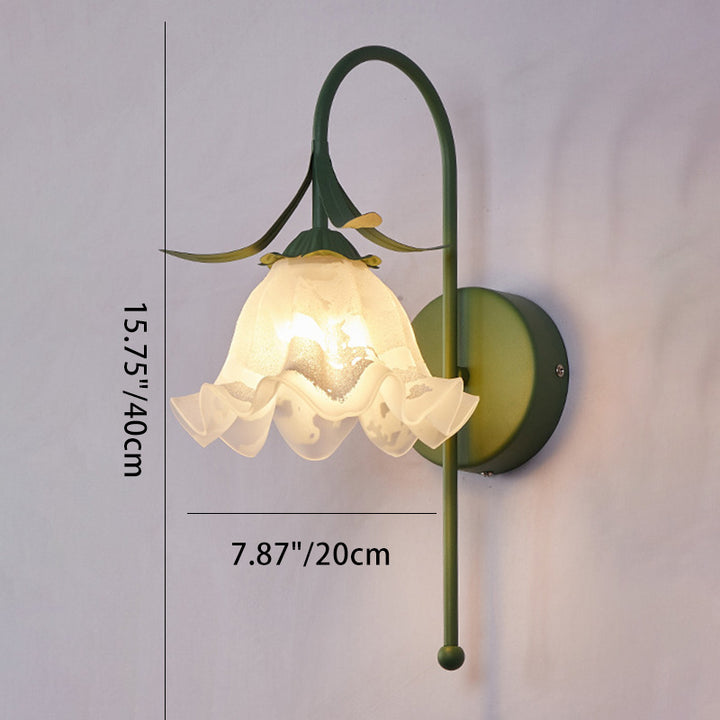 Zeitgenössische Retro-Blumen-Eisen-Glas-Wandleuchte mit 1 Licht für das Wohnzimmer 