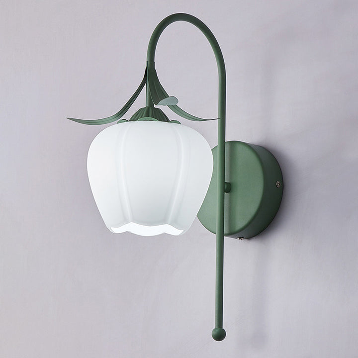 Zeitgenössische Retro-Blumen-Eisen-Glas-Wandleuchte mit 1 Licht für das Wohnzimmer 