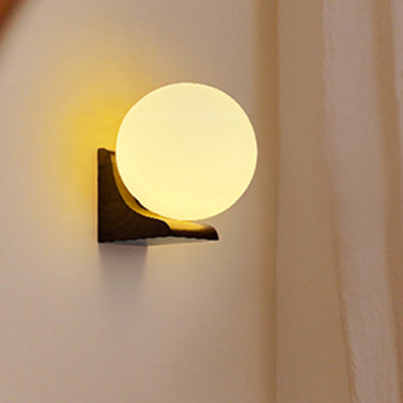 Lampe murale à globe en bois et verre japonais traditionnel à 1 lumière pour salon 