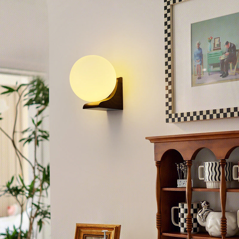 Lampe murale à globe en bois et verre japonais traditionnel à 1 lumière pour salon 